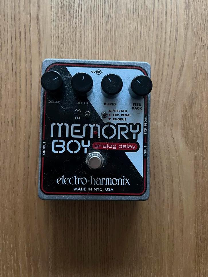 Electro-Harmonix Memory Boy – analoge delay met modulatie, Muziek en Instrumenten, Effecten, Zo goed als nieuw, Delay of Echo