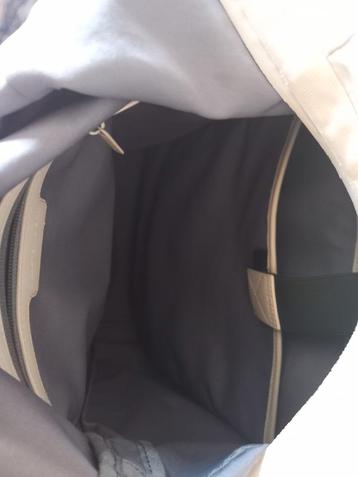 Prachtige beige kapten en son tas! beschikbaar voor biedingen