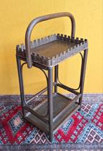 Vintage manou rotan etagère, serveer tafeltje, krantenbak, Ophalen of Verzenden, Vintage, Nvt, Nvt
