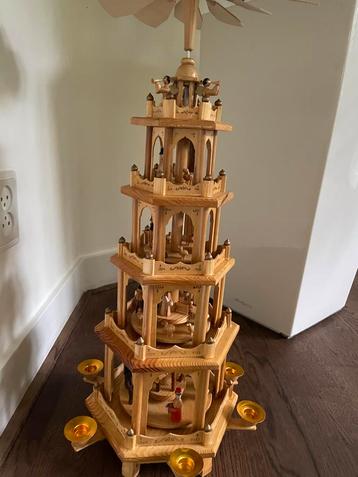 Houten Kerstpiramide met Kaarsen en 5 verdiepingen beschikbaar voor biedingen