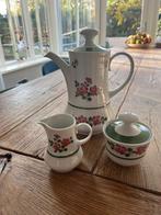 Vintage Aardewerk Servies - Roos Design, Huis en Inrichting, Keuken | Servies, Ophalen, Overige typen, Zo goed als nieuw, Overige stijlen