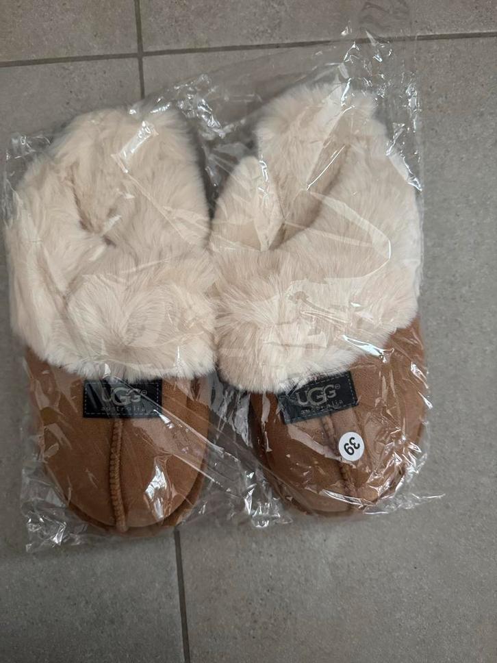 Ugg Pantoffels - Heerlijk Warm!, Kleding | Dames, Schoenen, Nieuw, Pantoffels of Sloffen, Bruin, Ophalen of Verzenden