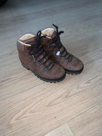 Bruine meindl bergschoenen maat 39 zgan beschikbaar voor biedingen