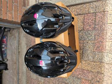 Fietshelmen beschikbaar voor biedingen