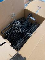 Hele doos vol plastic kledinghangers, Ophalen, Zo goed als nieuw, Kunststof