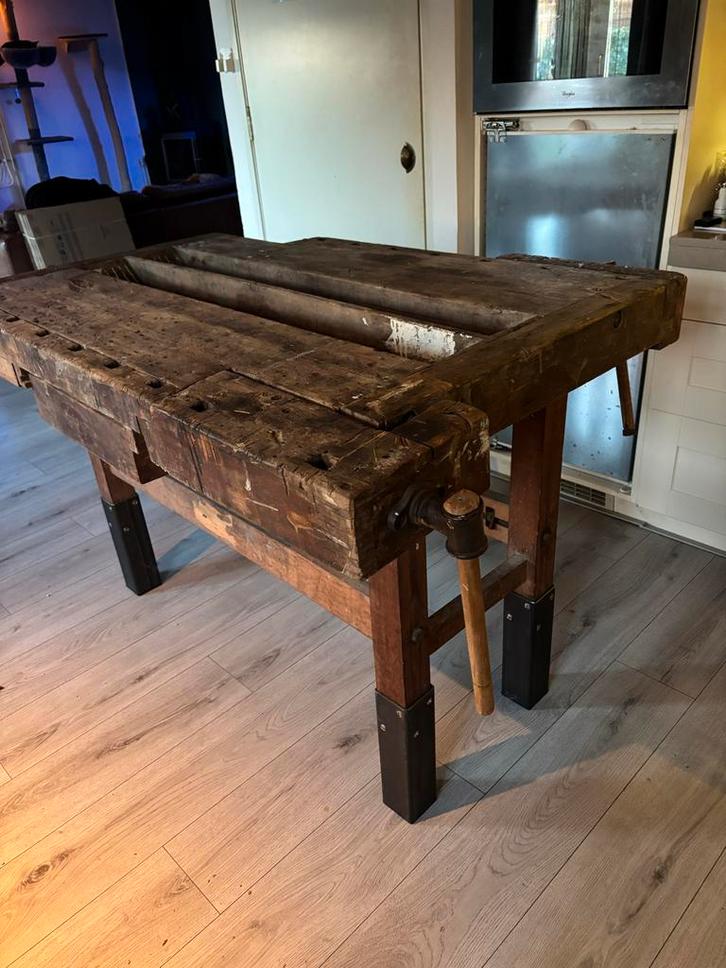 Oude retro Werkbank met Bankschroef, Doe-het-zelf en Verbouw, Werkbanken, Gebruikt, 120 tot 170 cm, Bankschroef, Ophalen