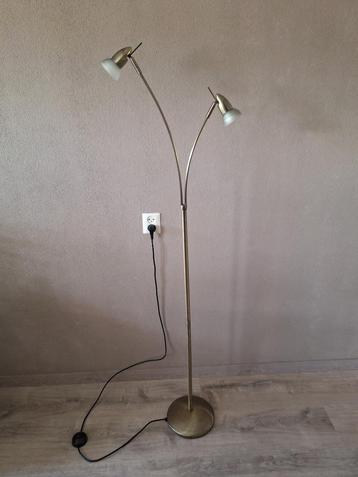 Staande lamp beschikbaar voor biedingen