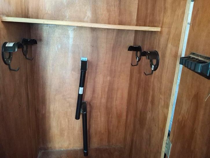 Mooie compleet ingerichte zadelkast, Dieren en Toebehoren, Paarden en Pony's | Overige Paardenspullen, Overige soorten, Ophalen