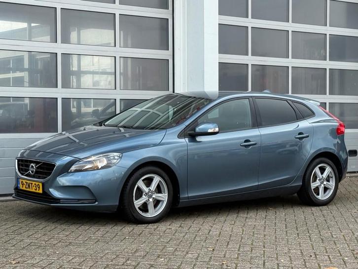 Volvo V40 1.6 D2 Kinetic Automaat Navi Pdc Trekhaak, Auto's, Volvo, Bedrijf, V40, ABS, Airbags, Airconditioning, Bluetooth, Boordcomputer