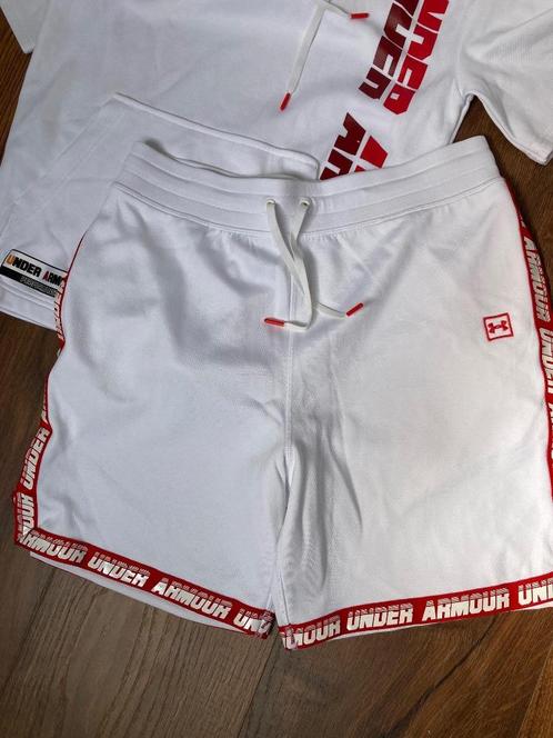Under Armour Performance Exclusive collection short L wit, Kleding | Heren, Sportkleding, Zo goed als nieuw, Algemeen, Maat 52/54 (L)