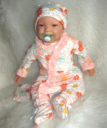 Levensechte Babypop soft body baby Naomi bruine ogen 53 cm  beschikbaar voor biedingen