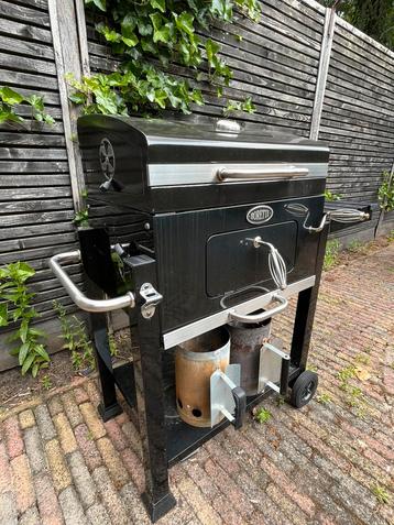 Houtskoolbarbecue Boretti beschikbaar voor biedingen