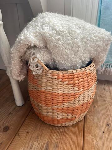 Manden rotan naturel en oranje 3 maten beschikbaar voor biedingen