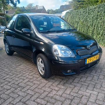 Toyota Yaris 1.3 VVTI 3 deurs airco lm velgen nieuwe apk beschikbaar voor biedingen