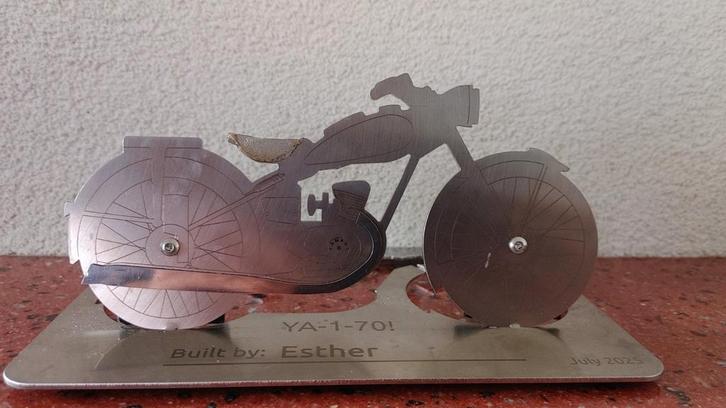 Yamaha YA-1-70! Pennenstandaard, Hobby en Vrije tijd, Modelbouw | Auto's en Voertuigen, Nieuw, Overige typen, Groter dan 1:32