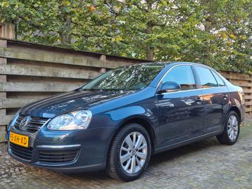 Volkswagen Jetta 1.6 FSI 85KW 2007 Grijs beschikbaar voor biedingen