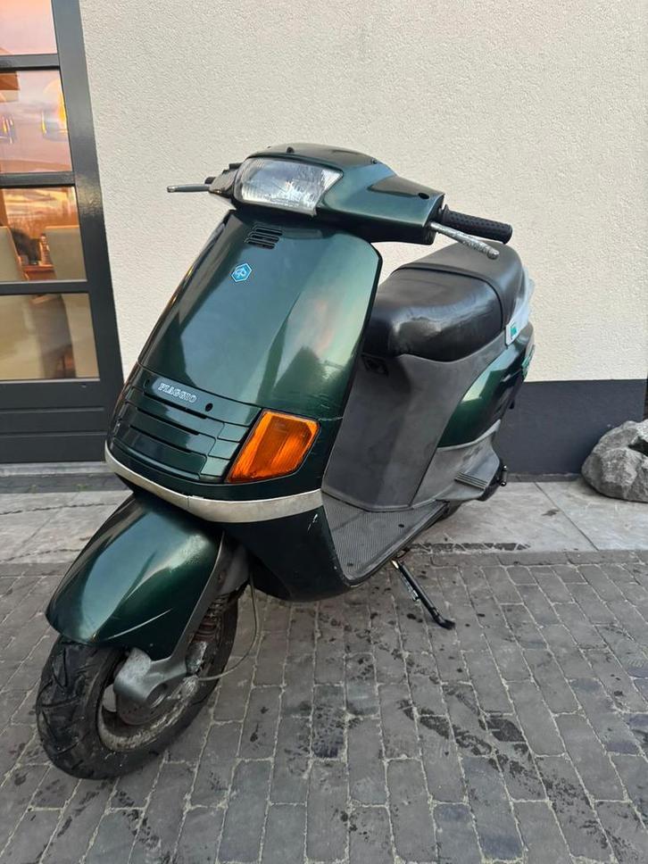 ⭐️Piaggio skr 125cc a1 Nederlands kenteken opknapper⭐️, Fietsen en Brommers, Scooters | Piaggio, Zo goed als nieuw, Overige modellen