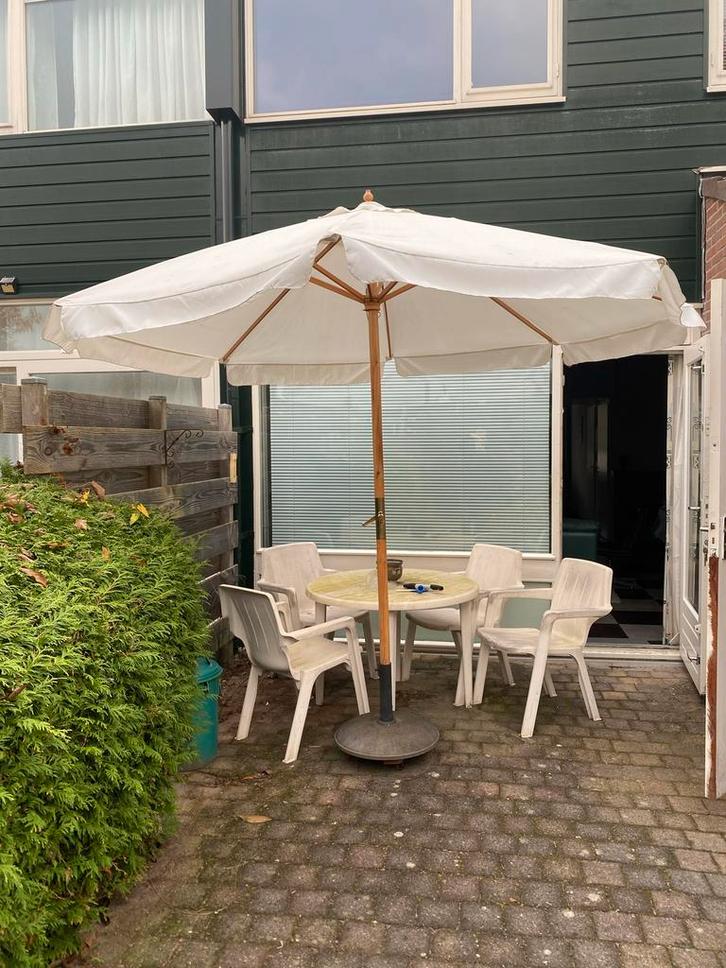 Witte Parasol - 350 cm breed, Tuin en Terras, Parasols, Gebruikt, Stokparasol, 3 tot 4 meter, Kantelbaar, Verstelbaar, Ophalen