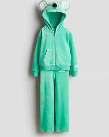 H&m groen squishmallows velours set huispak  maat 134 beschikbaar voor biedingen