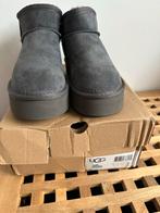 Nieuwe UGG Mini laarzen, Ophalen of Verzenden, Nieuw