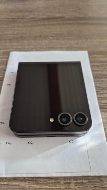Samsung Galaxy Z Flip6 - 512GB – Crafted Black beschikbaar voor biedingen