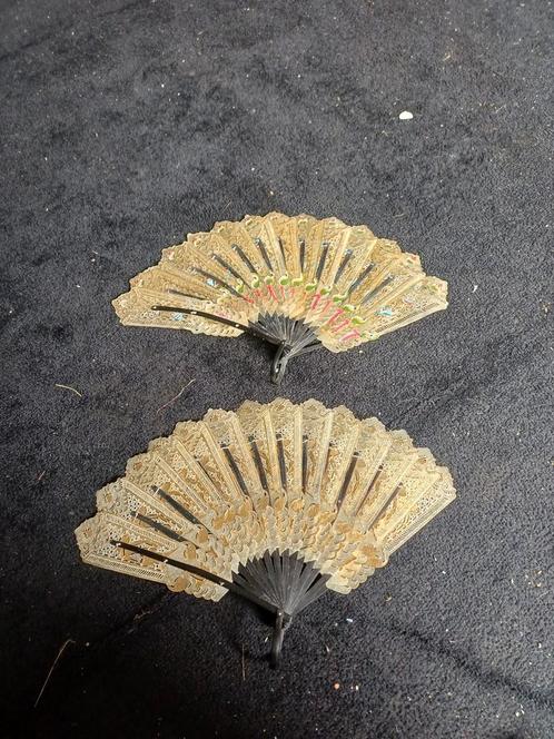 Antieke twee orginele handgemaakte Indonesië  wajong waaier, Antiek en Kunst, Kunst | Niet-Westerse kunst, Ophalen of Verzenden