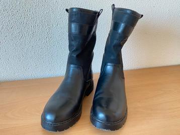 Zwart leren dames boots beschikbaar voor biedingen