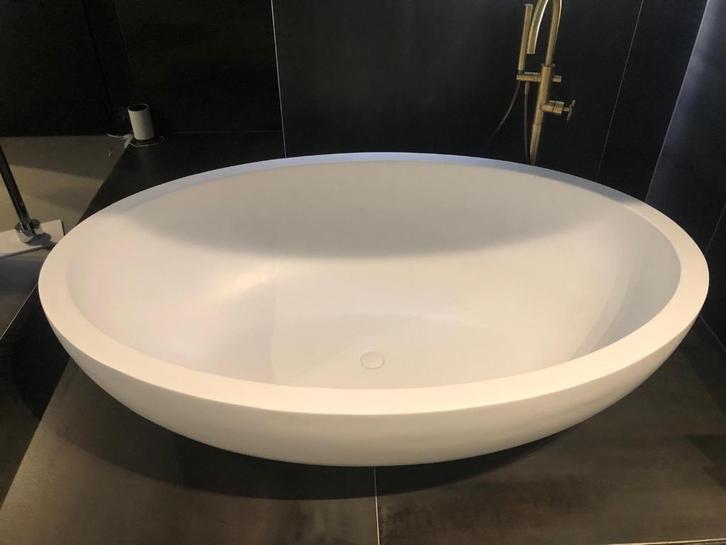 Vrijstaand Ligbad Solid Surface Mat Wit Ovaal 2 persoons, Doe-het-zelf en Verbouw, Sanitair, Nieuw, Bad, Steen, Ophalen