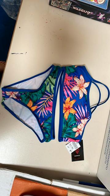 NIEUW bikini maat 140 beschikbaar voor biedingen