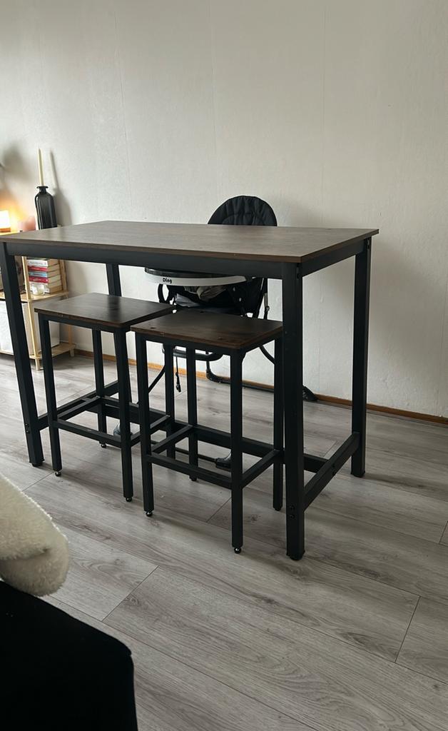 Mooie sta/eet tafel met 2 krukken., Huis en Inrichting, Barren, Gebruikt, Inclusief barstoelen, Ophalen