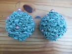 speciale ""stoffen"" kerstballen 2 stuks   3 euro totaal, Ophalen, Gebruikt