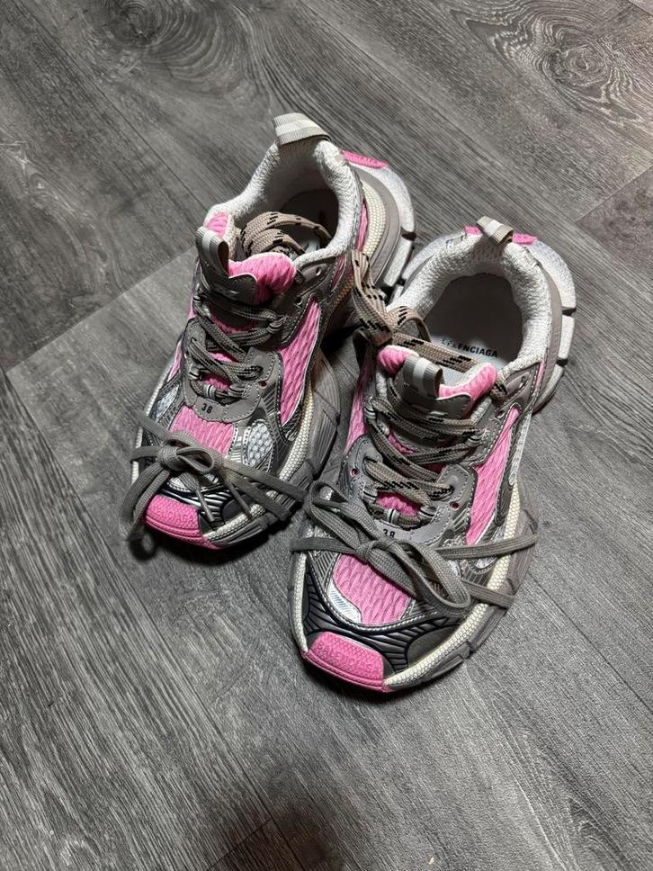 Balenciaga Dames Sneakers, Kleding | Dames, Schoenen, Zo goed als nieuw, Sneakers of Gympen, Roze, Ophalen of Verzenden