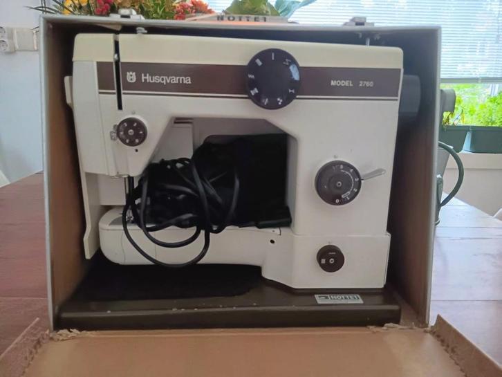 Husqvarna Naaimachine Model 2760 – Met aandachtspuntje, Hobby en Vrije tijd, Naaimachines en Toebehoren, Gebruikt, Naaimachine