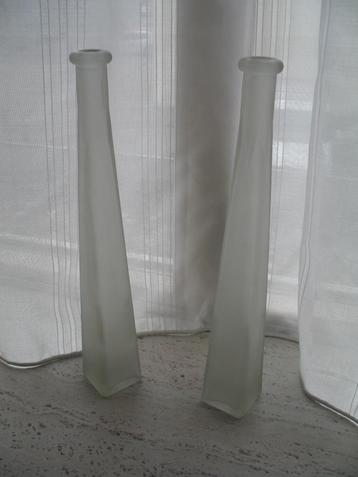 Hoge Smalle Vaas Matglas Vintage Set van 2 beschikbaar voor biedingen