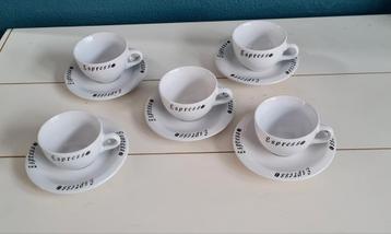 Espresso kop en schotels beschikbaar voor biedingen