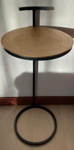 WOOOD Bijzettafeltje zwart met goudkleurig plateau, Huis en Inrichting, Tafels | Bijzettafels, Minder dan 55 cm, Gebruikt, Metaal of Aluminium