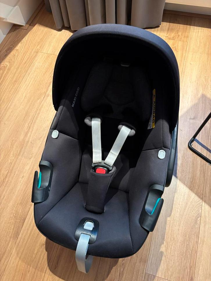 Maxi Cosi Pebble 360 + FamilyFix 360 Isofix base, Kinderen en Baby's, Autostoeltjes, Zo goed als nieuw, Maxi-Cosi, 0 t/m 13 kg