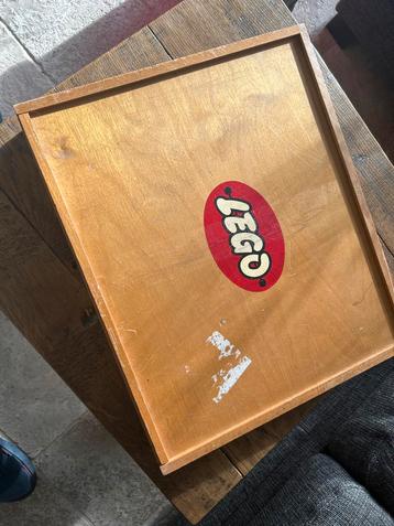 Vintage Lego Stenen in Houten Doos beschikbaar voor biedingen