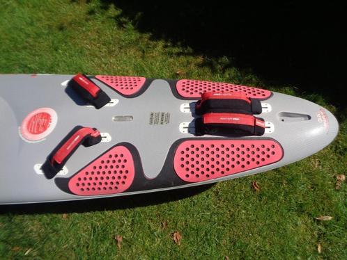 als nieuw (!) surfplank Mistral Edge CGI: 92 L, 268 cm lang, Watersport en Boten, Windsurfen, Nieuw, Plank, 250 tot 300 cm, Met vin(nen)