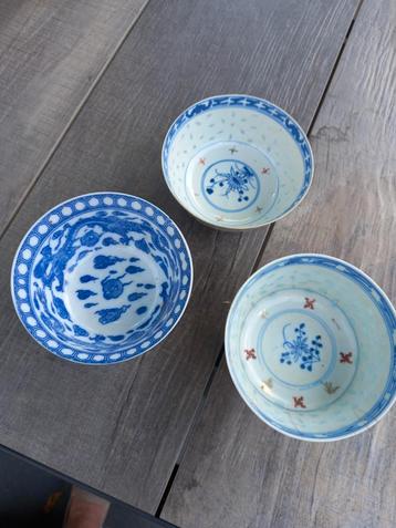 Antieke Chinese Rijstkorrel Kommen - Set van 3 beschikbaar voor biedingen