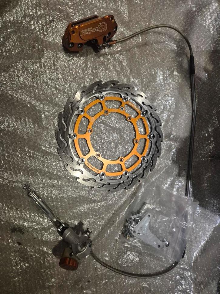 MotoMaster 320mm Supermoto big brake kit, Motoren, Onderdelen | Overige, Ophalen of Verzenden