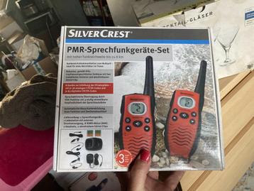 walkie-talkie set v 2 beschikbaar voor biedingen