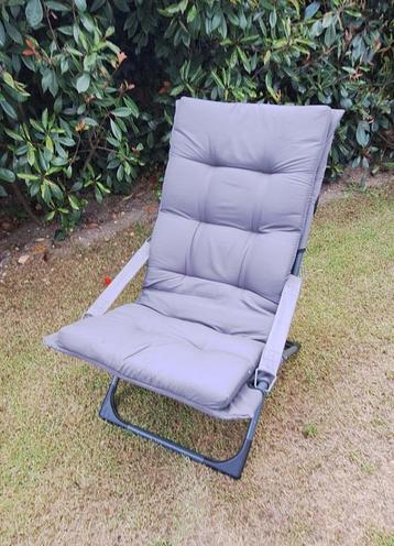 2 nieuwe tuinstoelen beschikbaar voor biedingen