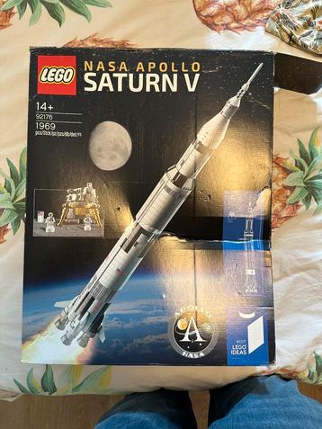 LEGO Ideas NASA Apollo Saturn V 92176 Compleet In Topstaat! beschikbaar voor biedingen
