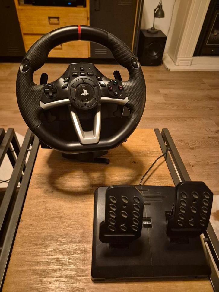 Hori RWA Playstation stuurwiel met pedalen., Spelcomputers en Games, Spelcomputers | Sony PlayStation Consoles | Accessoires, Zo goed als nieuw