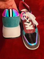 Mooie dames sneaker 
Nieuw , maat 41
De nieuwe is €189.99
Op, Overige kleuren, Nieuw, Ophalen of Verzenden, Sneakers of Gympen