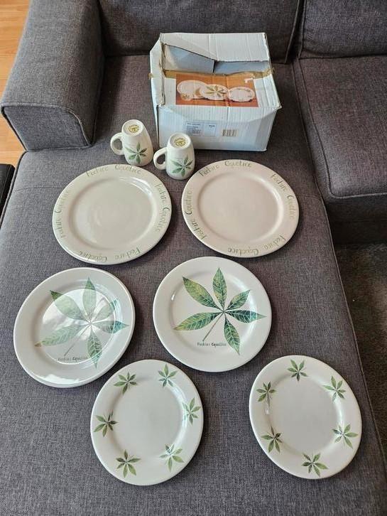 Unieke 8-delige servies set – The Original World of JET and, Huis en Inrichting, Keuken | Servies, Nieuw, Compleet servies, Overige stijlen