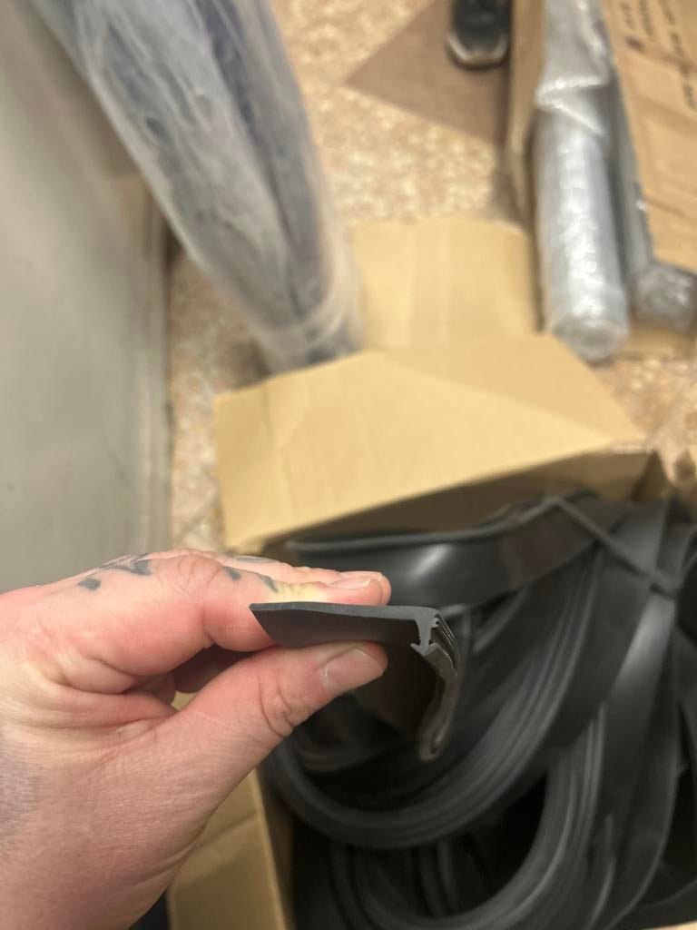 Doos vol Nieuw Rubber Profiel, Ophalen, Nieuw, Universele onderdelen