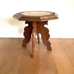 Indisch, Indonesisch, vintage houtsnijwerk tafeltje, Antiek en Kunst, Kunst | Beelden en Houtsnijwerken, Ophalen