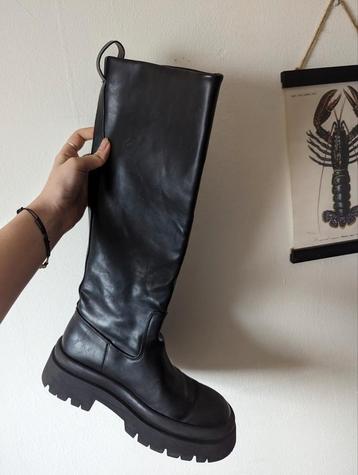 Knee high boots / knie laarzen, zwart, maat 40. PULL&BEAR